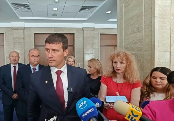 Ивелин Михайлов пред медиите_ Подкрепата на Възраждане и ДБ на сегашното управление - 23.07.2025 г.