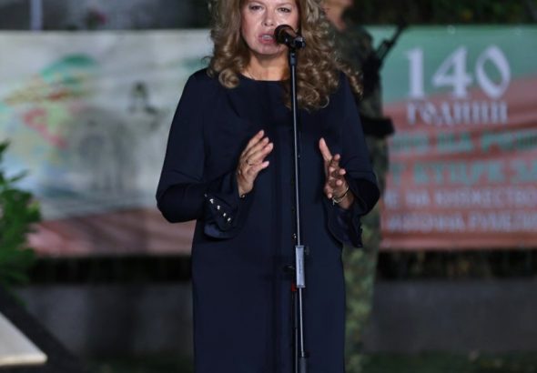 IMG-d10d04c8a7f48573158d445c86b4db00-V